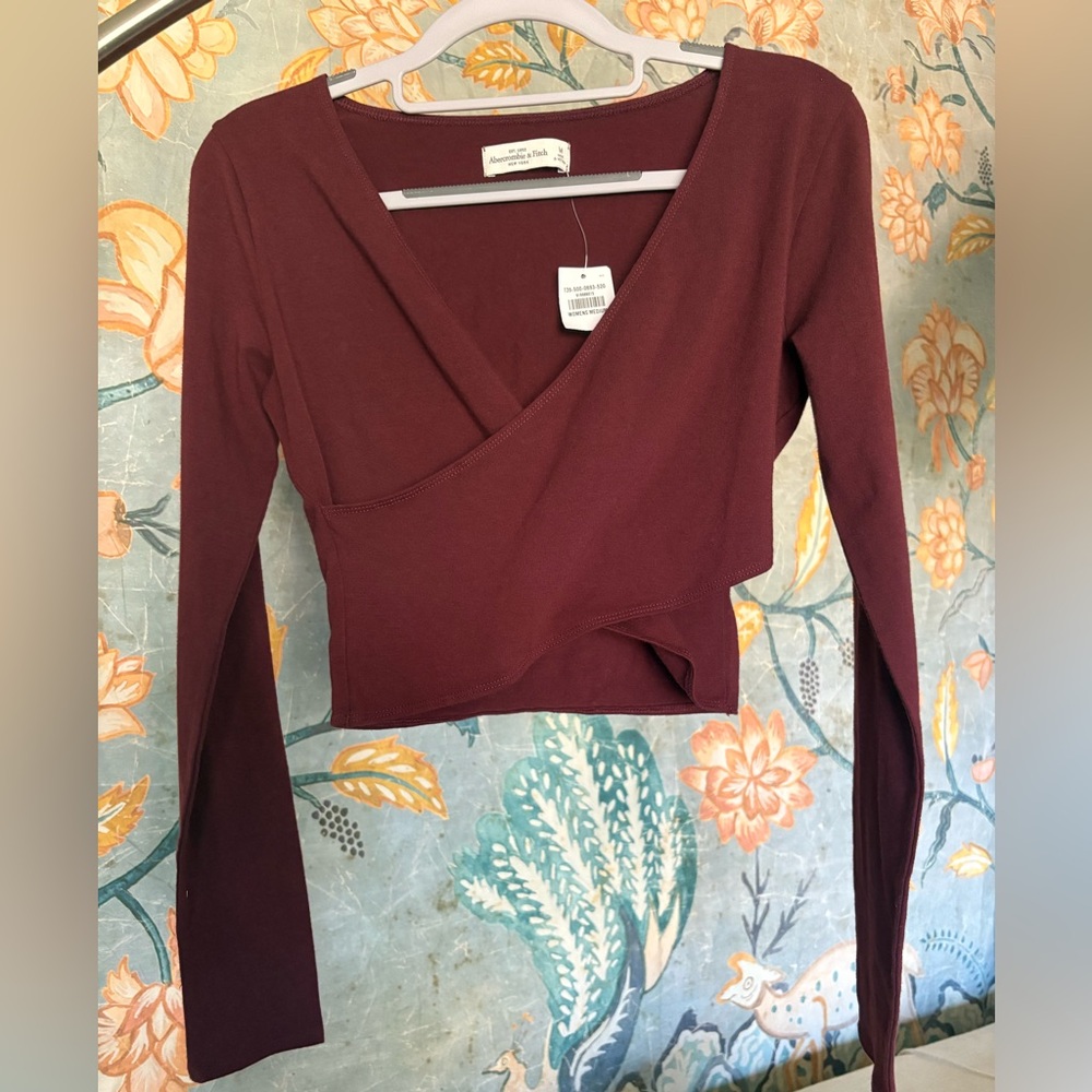 NWT Abercrombie & Fitch Burgundy Wrap Crop Top Medium